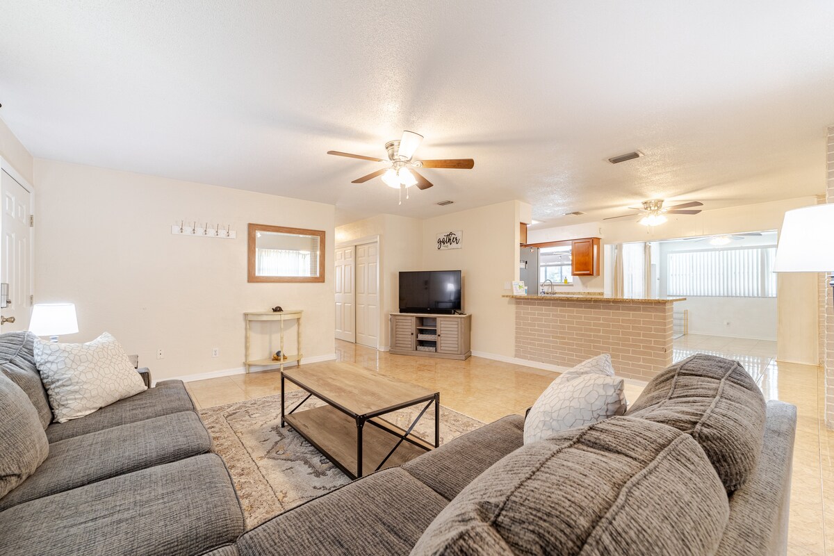 Heated pool, short drive to beach