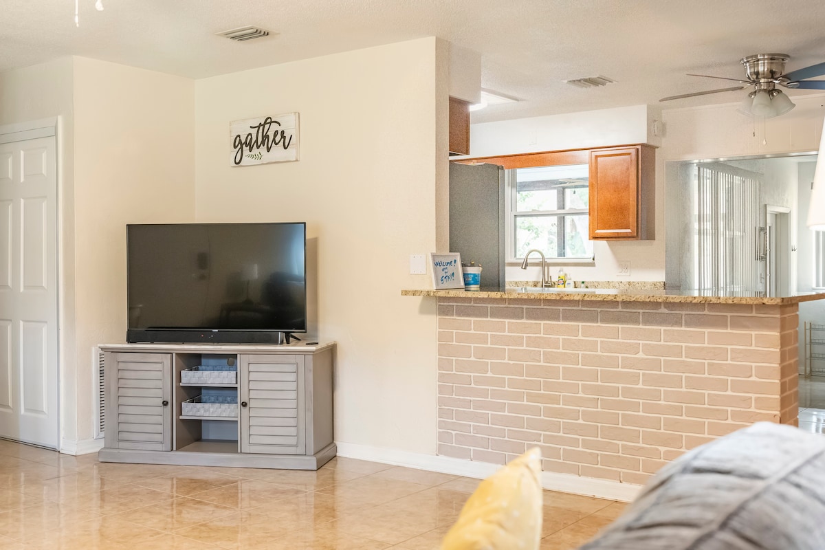 Heated pool, short drive to beach