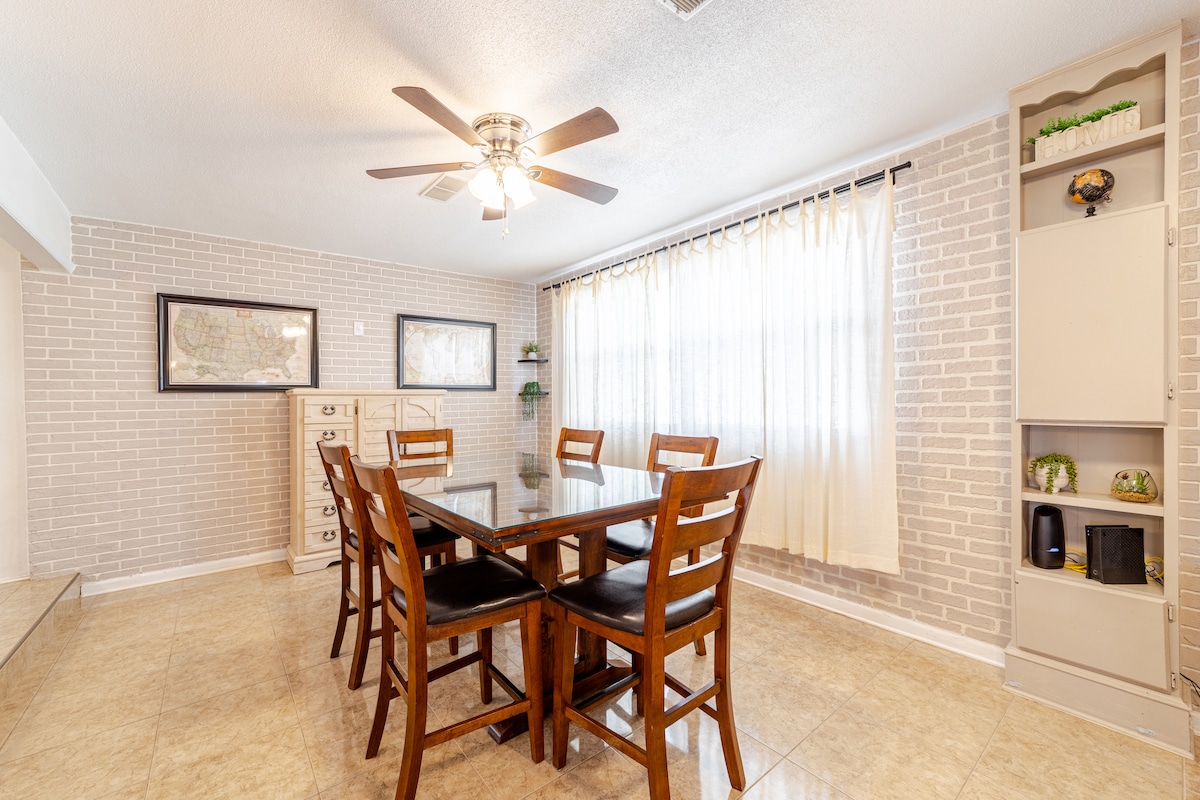 Heated pool, short drive to beach