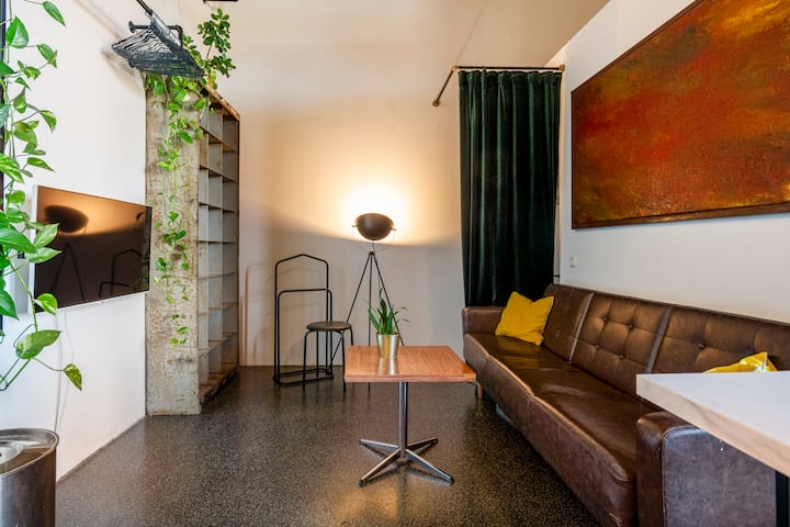 Loft & Artist Studio In An Industrial Creative Hub - Berlin