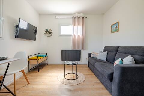 Charming studio between City, Countryside and Sea