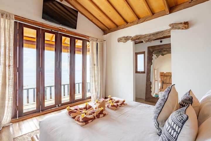 „Мигел беше неверојатен домаќин! Беше многу корисно да ни даде совети бидејќи ни беше првпат да ја посетиме. Неговото место е убаво и многу добро одржувано. Уште подобро од фотографиите!“ - Лили