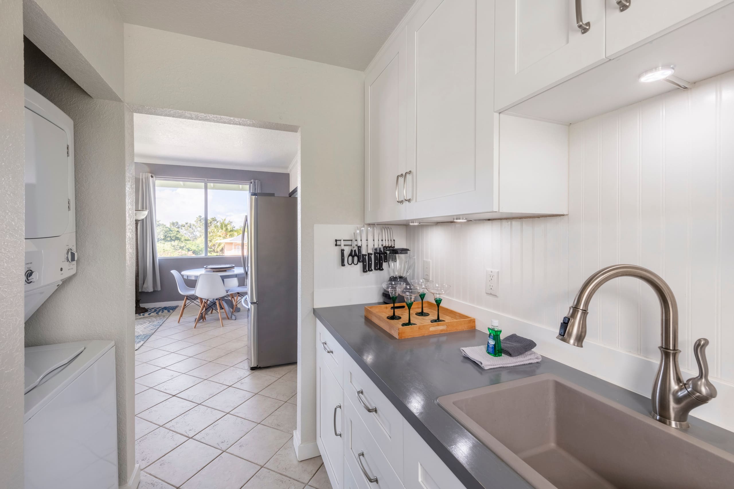 Condo in Kailua-Kona · ★4.88 · 2 bedrooms · 2 beds · 2 private baths - Image 11