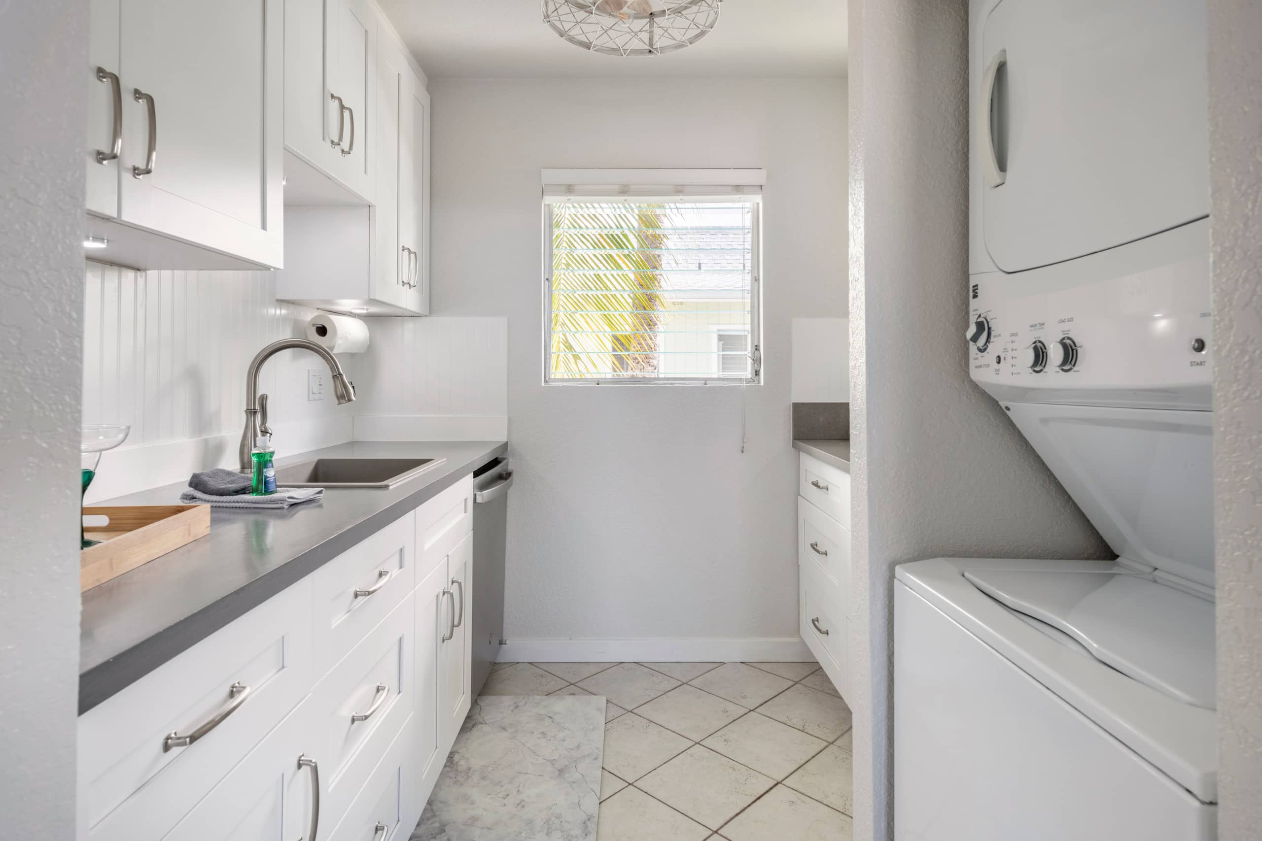Condo in Kailua-Kona · ★4.88 · 2 bedrooms · 2 beds · 2 private baths - Image 6