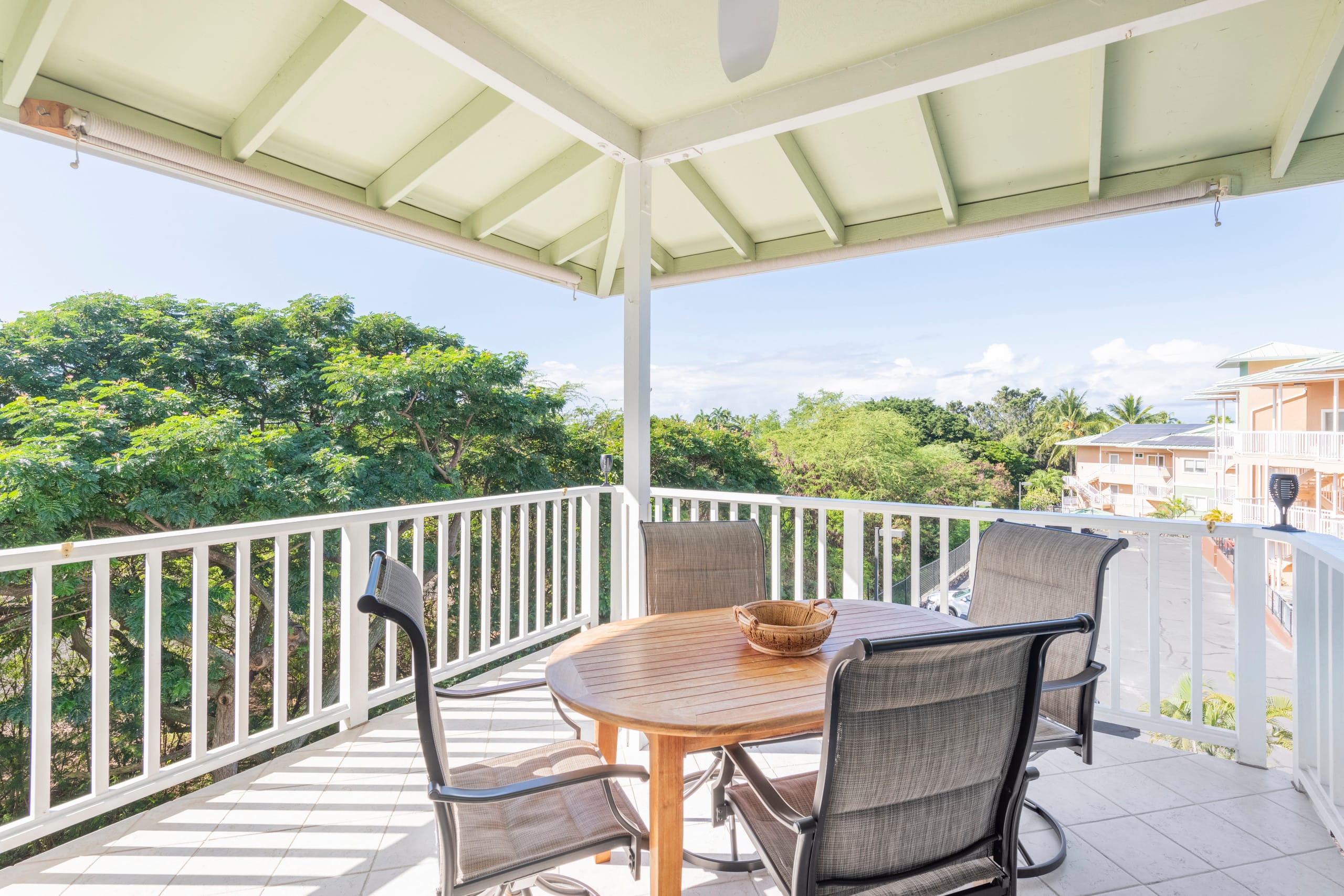 Condo in Kailua-Kona · ★4.88 · 2 bedrooms · 2 beds · 2 private baths - Image 48
