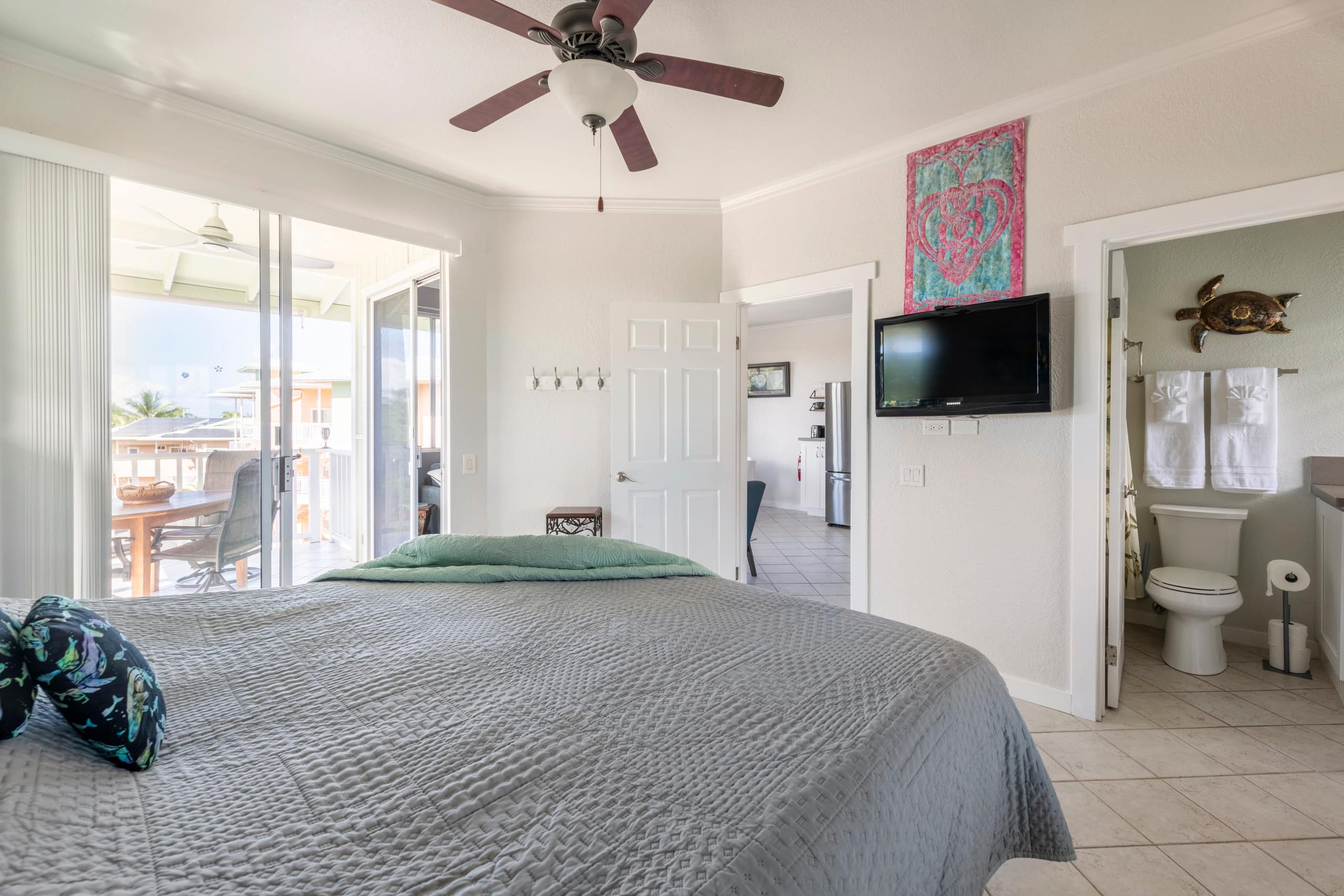 Condo in Kailua-Kona · ★4.88 · 2 bedrooms · 2 beds · 2 private baths - Image 25