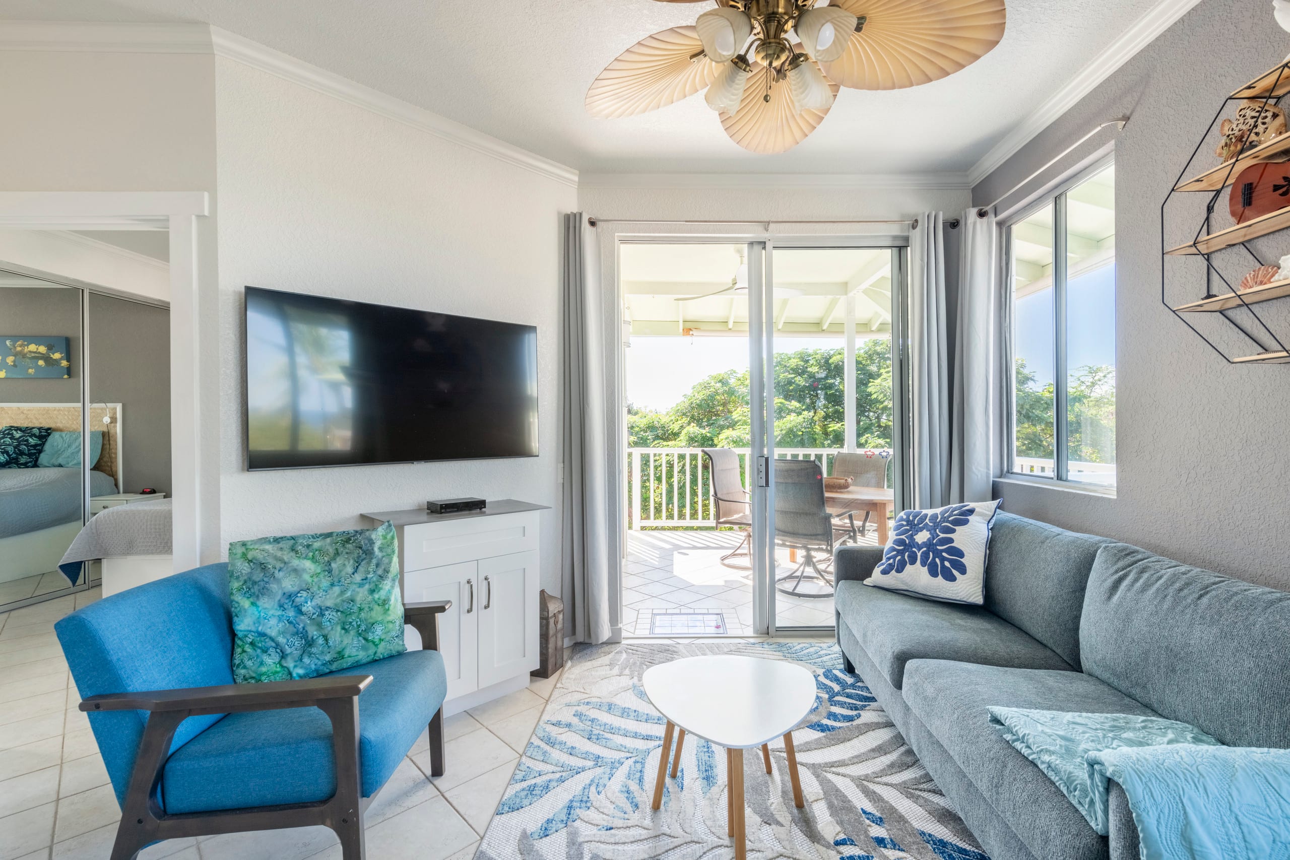 Condo in Kailua-Kona · ★4.88 · 2 bedrooms · 2 beds · 2 private baths - Image 2