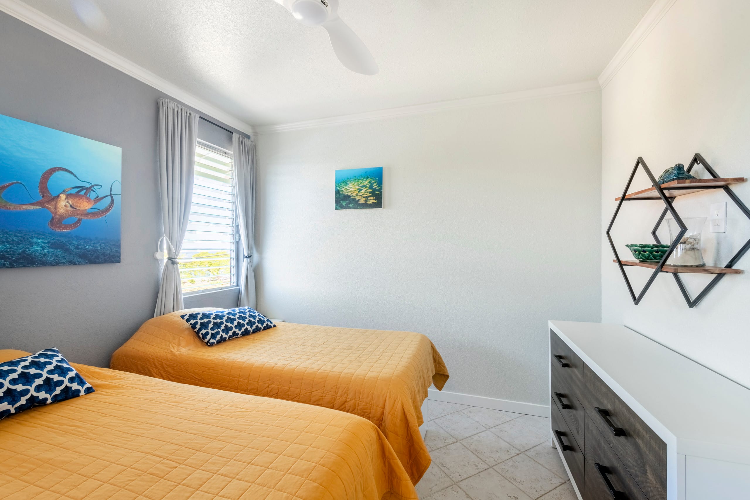 Condo in Kailua-Kona · ★4.88 · 2 bedrooms · 2 beds · 2 private baths - Image 35