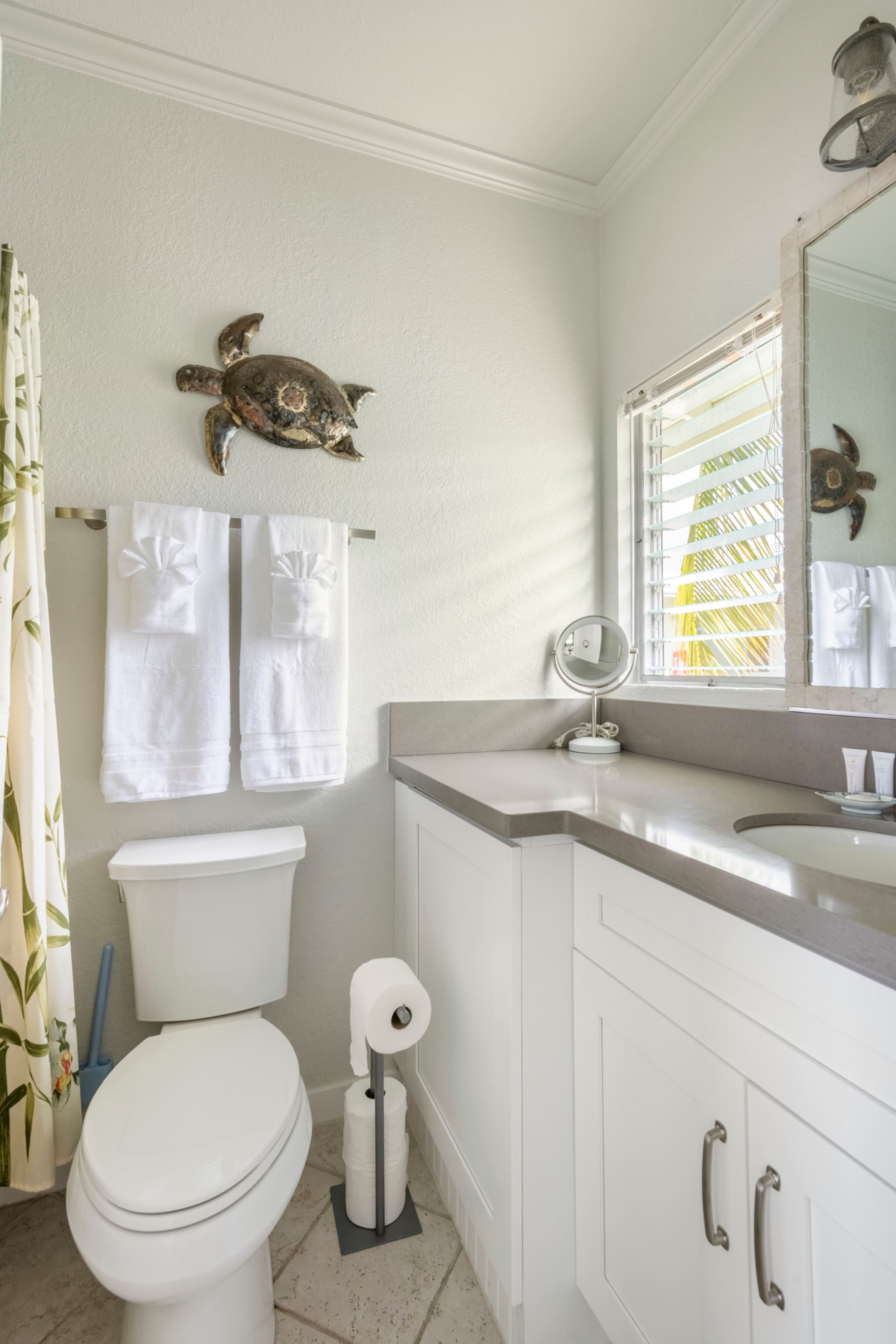 Condo in Kailua-Kona · ★4.88 · 2 bedrooms · 2 beds · 2 private baths - Image 40