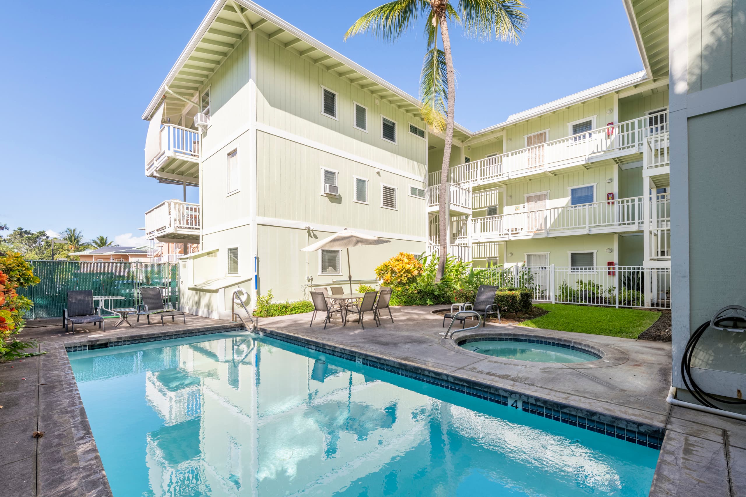 Condo in Kailua-Kona · ★4.88 · 2 bedrooms · 2 beds · 2 private baths - Image 56