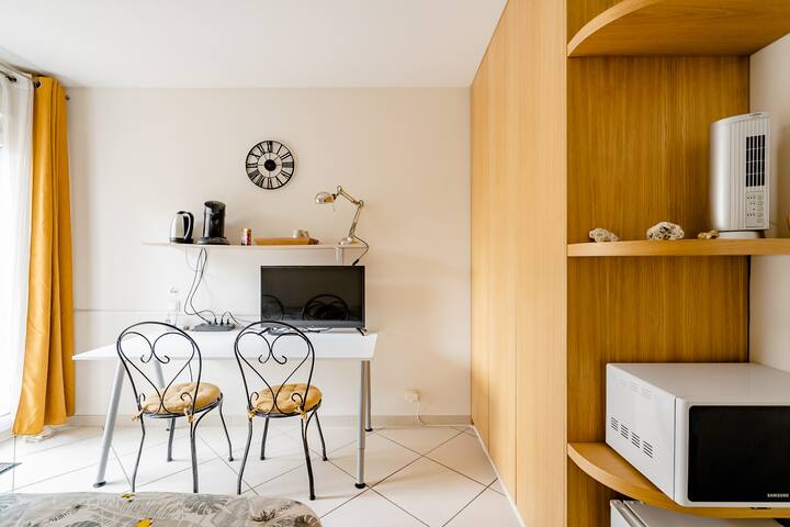 Gde Chambre Total. Indép. Avec Sde, Wc, Coin Repas - Montpellier