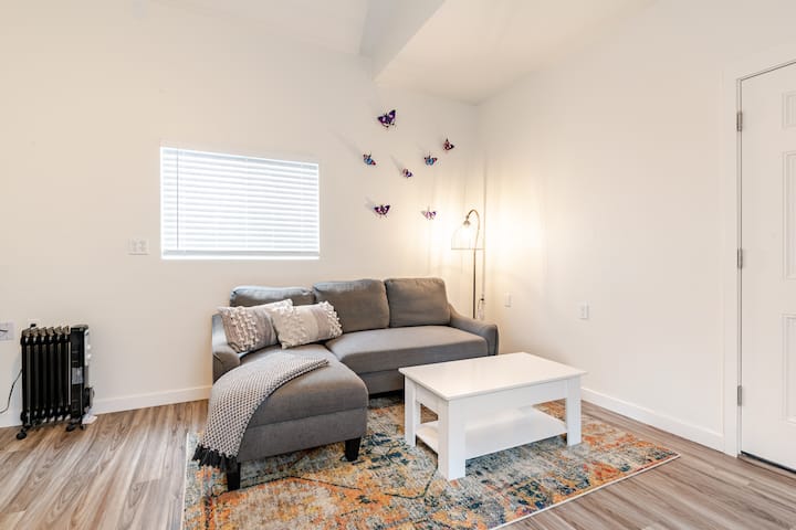 Cozy Quiet 1 Bed 1 Bath Loft On The Boise Bench - Boise, ID