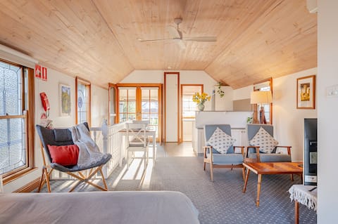 Top performing Airbnb: City, eats and beach in Newcastle