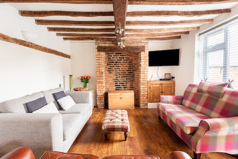 Stoop Cottage in the heart of Quorn: