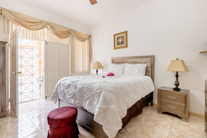 2nd Floor - (Queen Bed) w/ private Bathroom