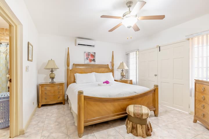 1st Floor - (King Bed) w/ private Bathroom and private entrance