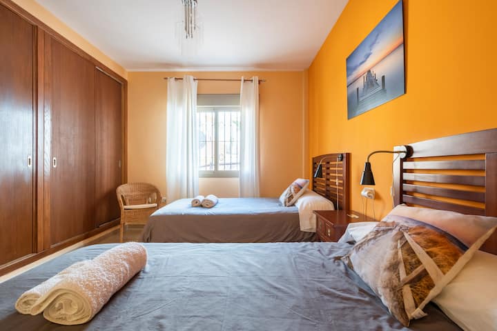 他の寝室には2つの独立したベッドがあり、その部屋でもダブルベッドが欲しい場合は簡単に押すことができます。