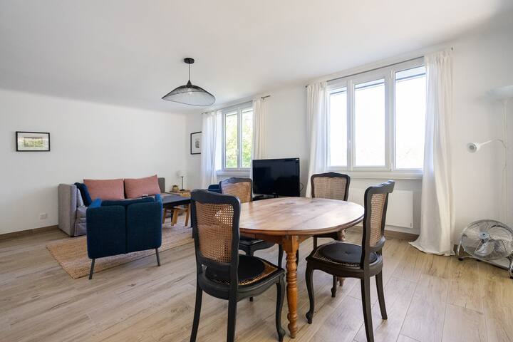 Magnifique Appartement Indépendant En Rdc De Villa - Éguilles