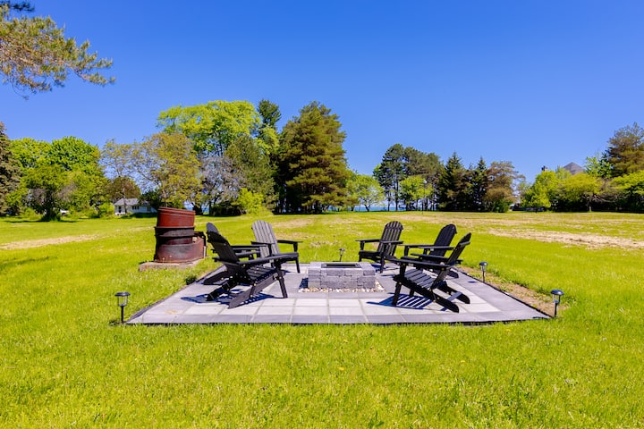 Lakefront Views | Spacious 3-br Near Niagara Falls - Youngstown