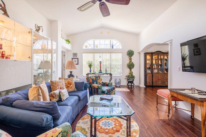 Free Golf Cart + Fabulous Location + Classy Decor! - Wildwood, FL