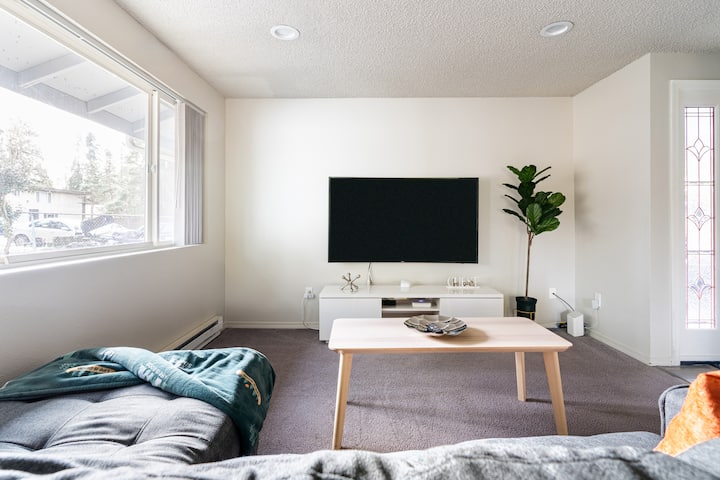 Cozy 2-bedroom Condo, 1min From I5, Unit 01 - Shoreline, WA