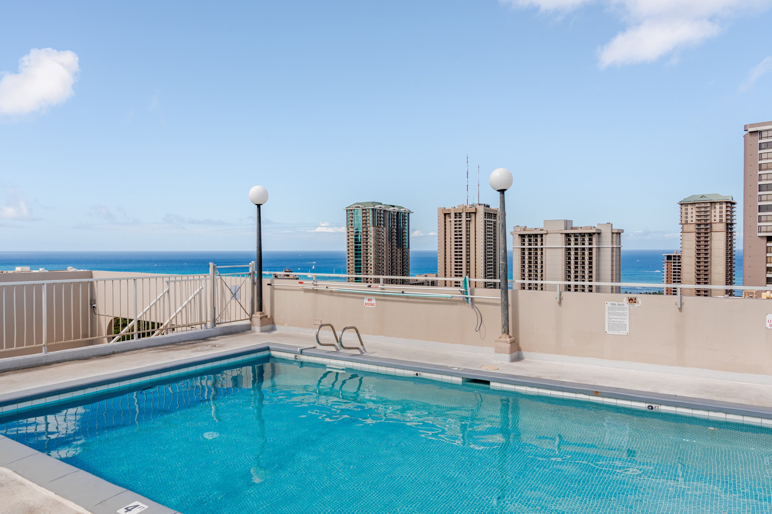 Condo in Honolulu · ★4.93 · 1 bedroom · 2 beds · 1 bath - Image 35