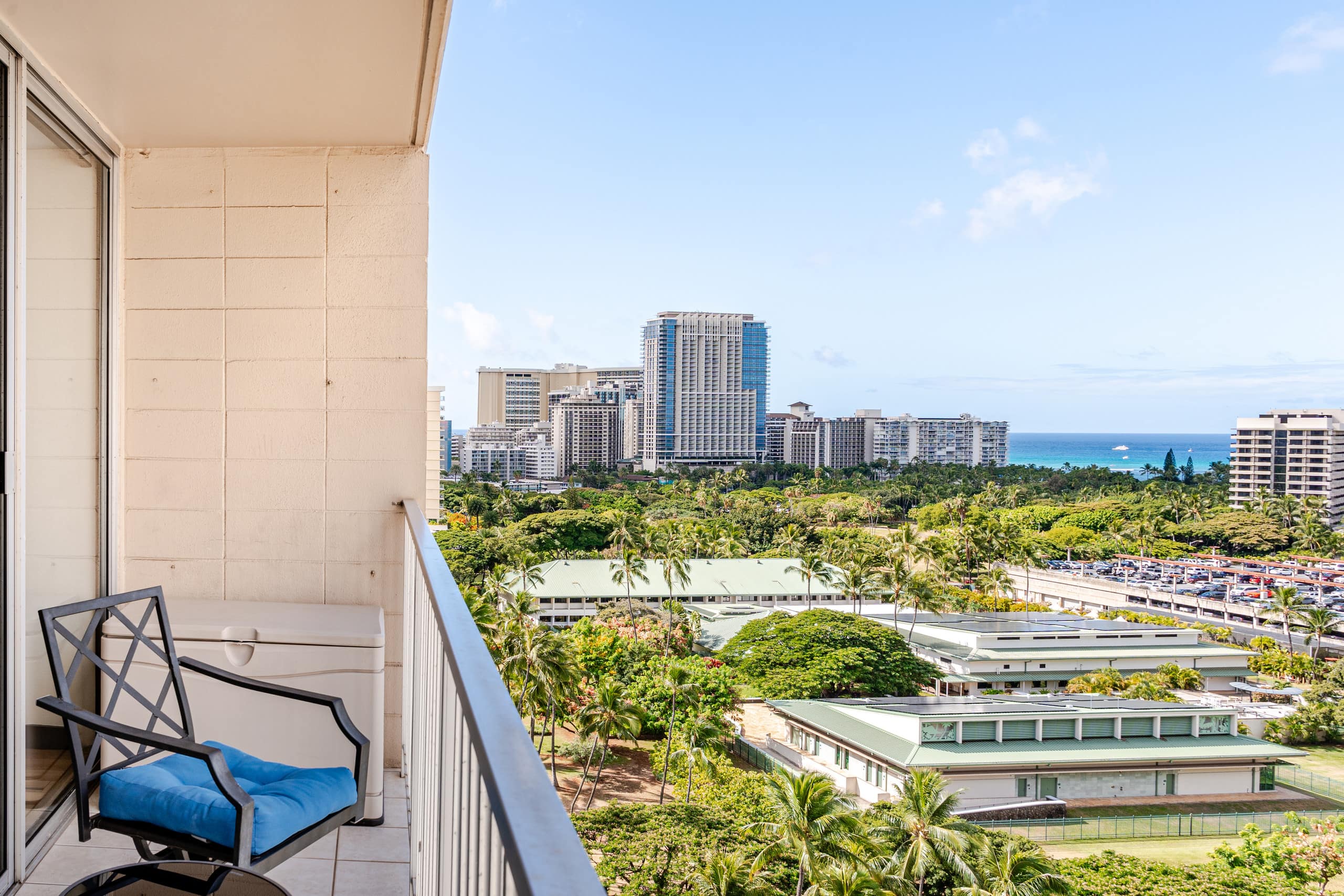 Condo in Honolulu · ★4.93 · 1 bedroom · 2 beds · 1 bath - Image 28