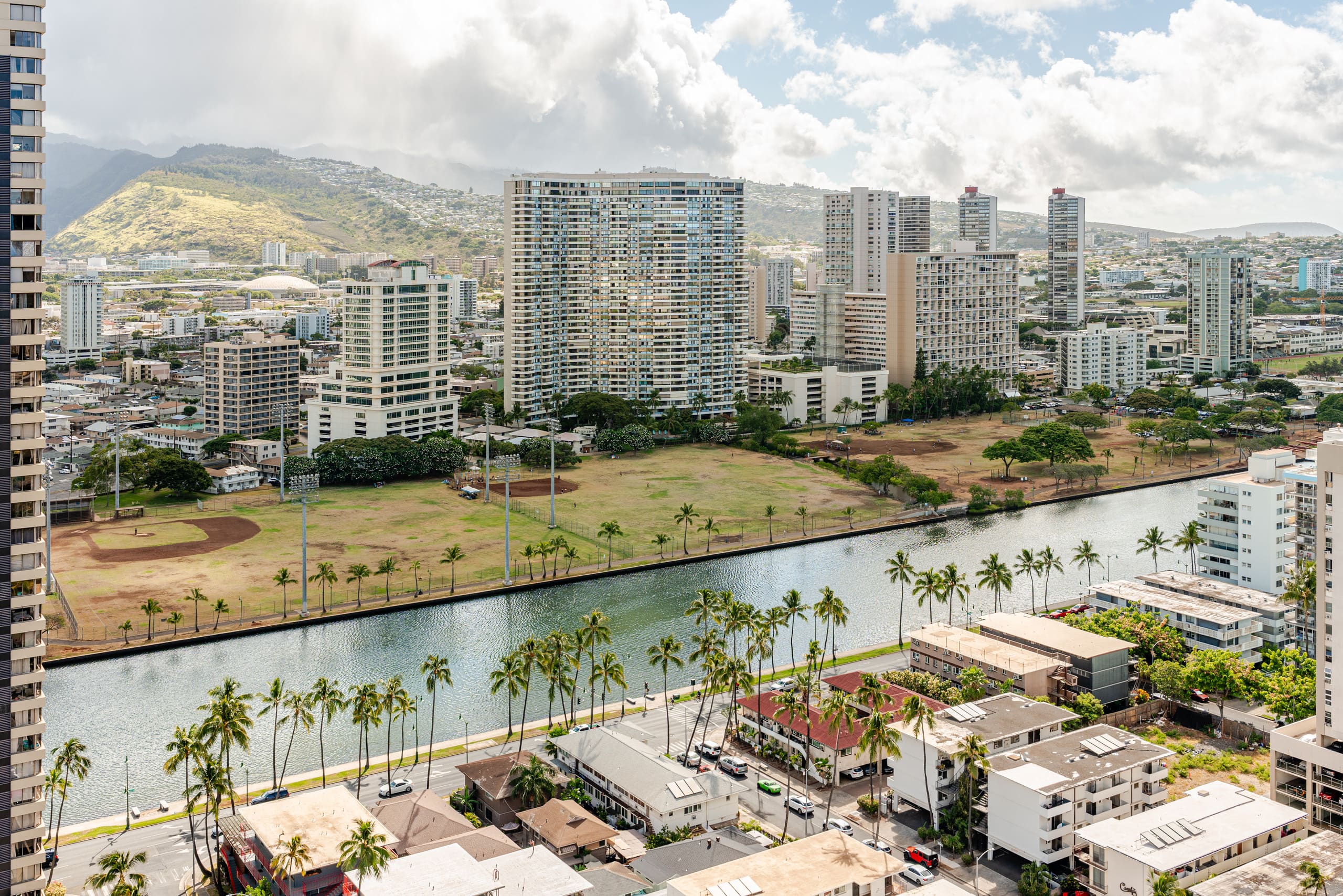Condo in Honolulu · ★4.93 · 1 bedroom · 2 beds · 1 bath - Image 40