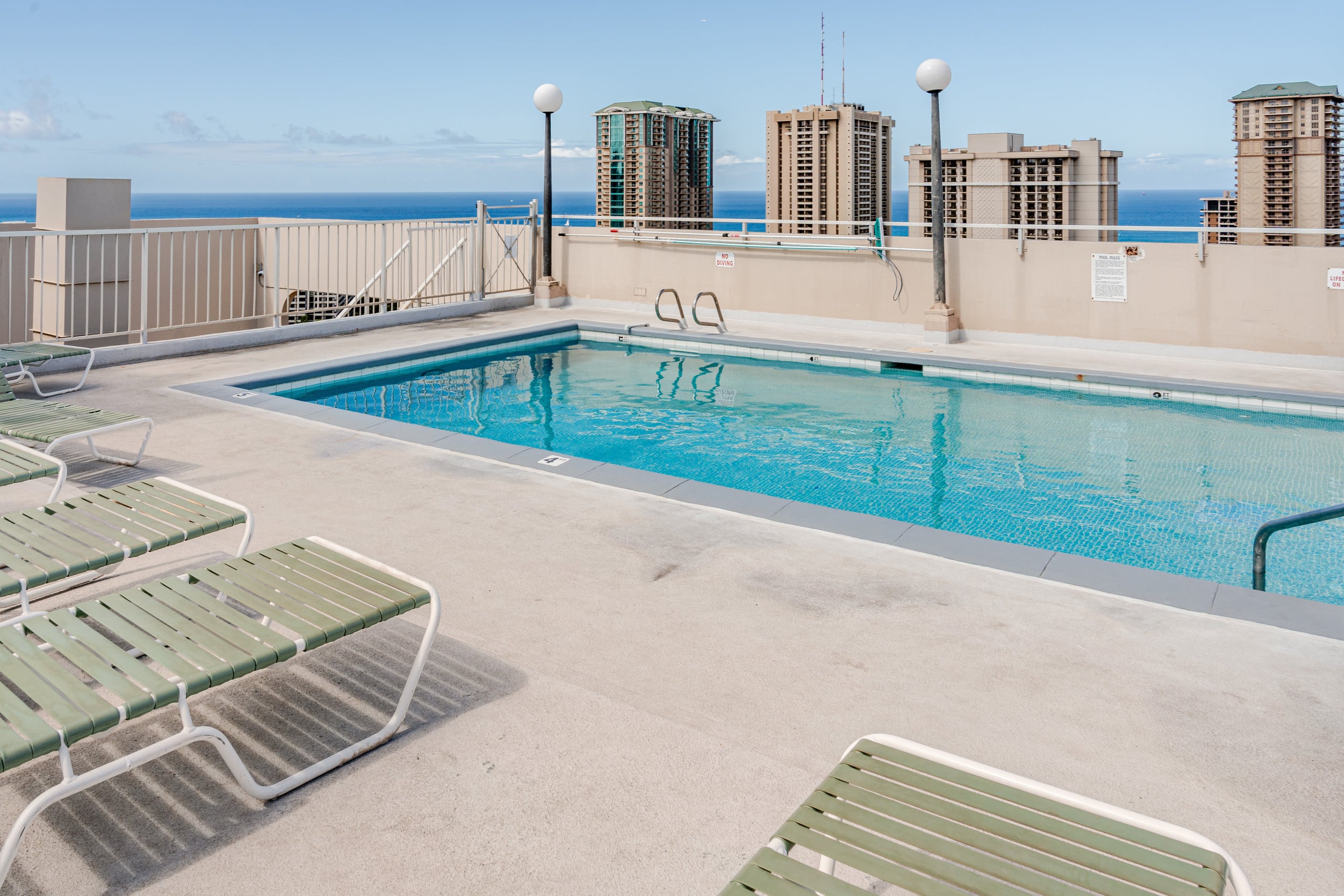 Condo in Honolulu · ★4.93 · 1 bedroom · 2 beds · 1 bath - Image 36