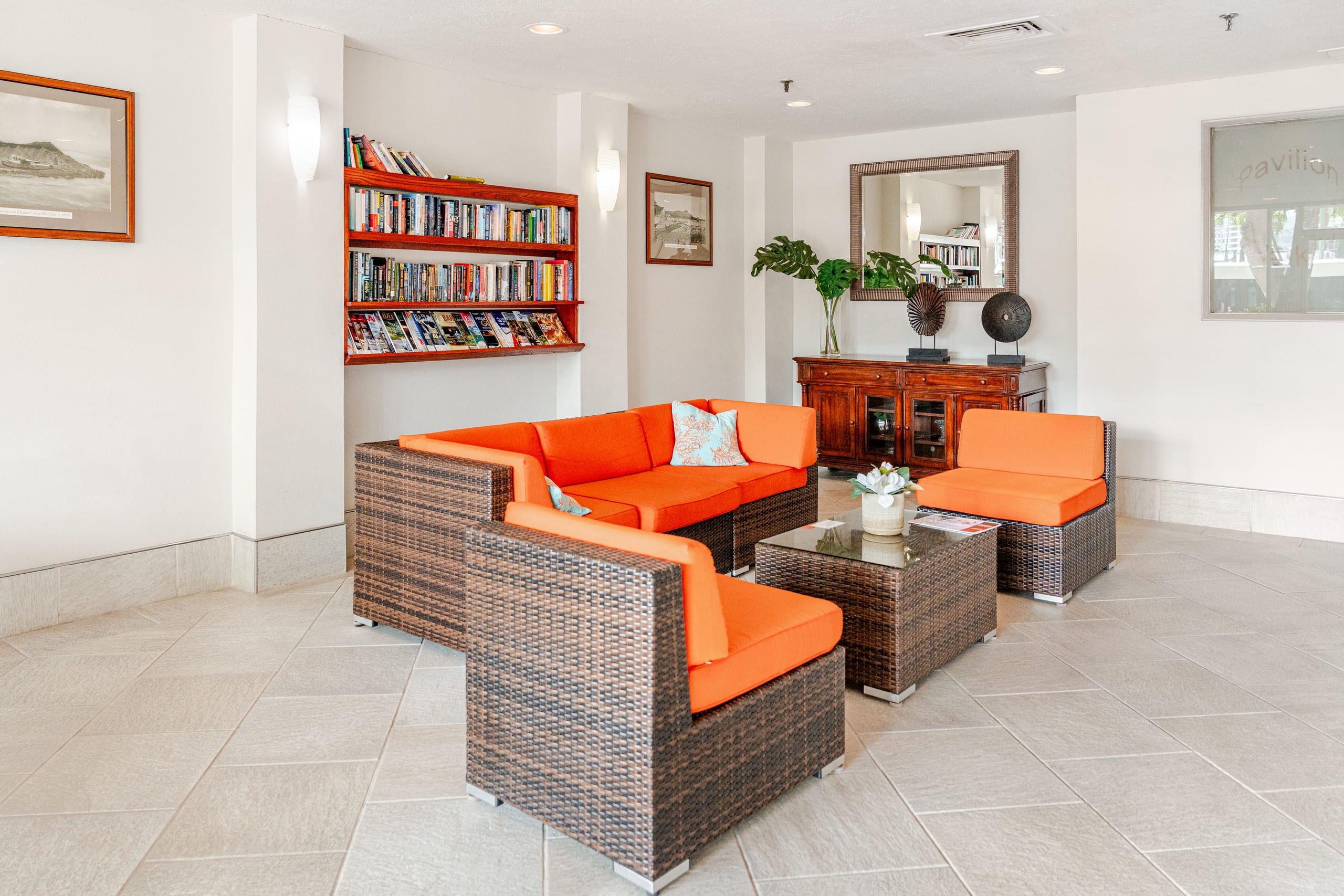 Condo in Honolulu · ★4.93 · 1 bedroom · 2 beds · 1 bath - Image 44