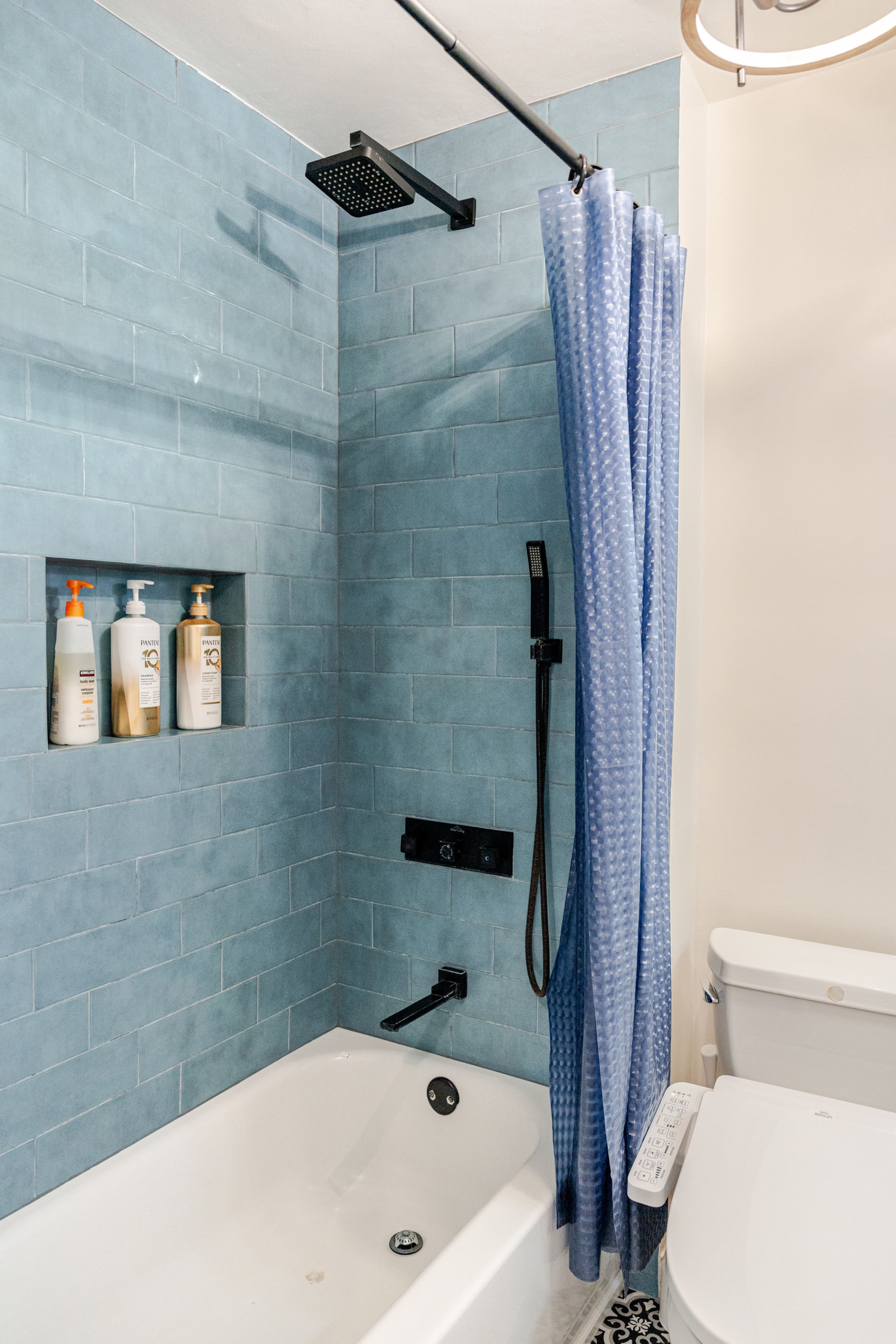 Condo in Honolulu · ★4.93 · 1 bedroom · 2 beds · 1 bath - Image 24