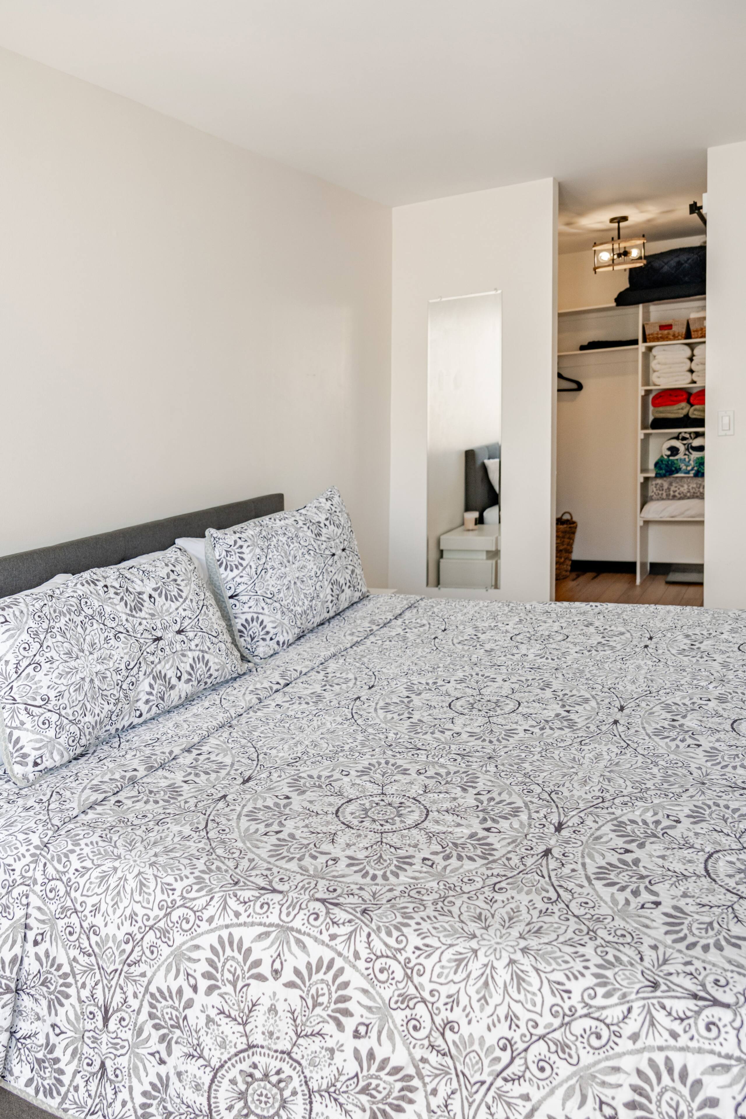 Condo in Honolulu · ★4.93 · 1 bedroom · 2 beds · 1 bath - Image 17