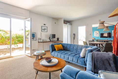Popular Airbnb listing: Artist's apartment 300 m from the ocean in Biscarrosse