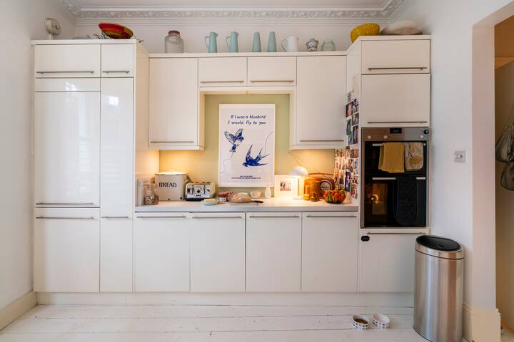 Stunning Interiors family home Christmas Deals gallery image 4