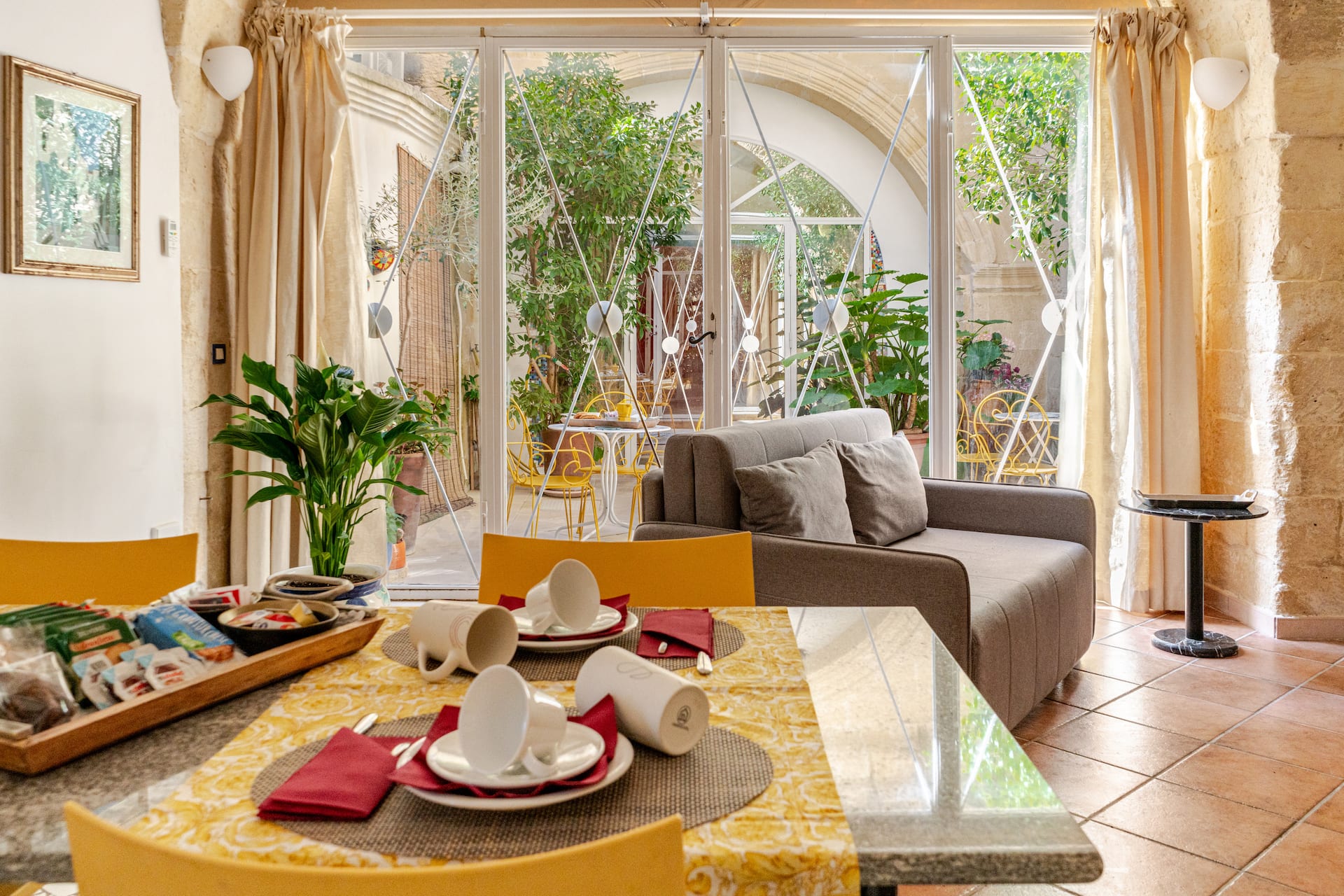 Beautiful suite a stone's throw from the Duomo