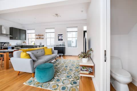 Top performing Airbnb: Stylish, New Carriage House on Warren St! in Hudson