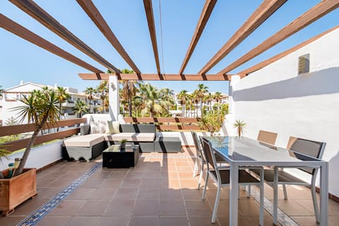 Popular Airbnb listing: Fantastic penthouse telework/relax, close to beach in Estepona