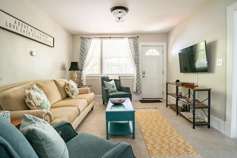 Top Airbnb: Fletcher House Upstairs in Historic Glenwood Brooklyn