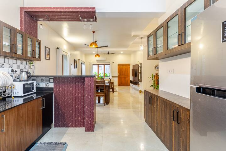 Full kitchen image 2
