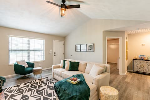 Coffee bar, fully stocked kitchen, family games