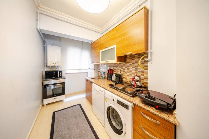 Taksim Retreat • 8BR • 8AC • Perfect for Groups gallery image 3