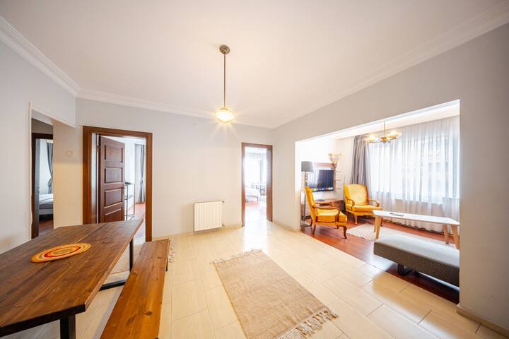 Taksim Retreat • 8BR • 8AC • Perfect for Groups gallery image 5