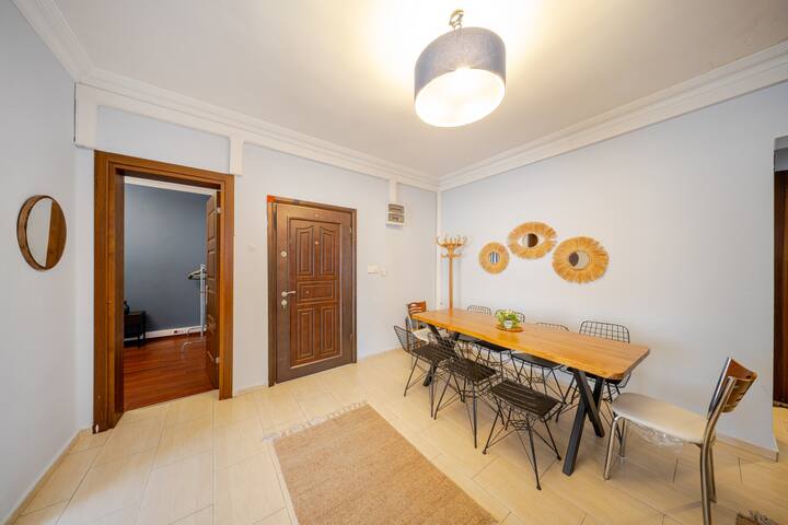 Taksim Retreat • 8BR • 8AC • Perfect for Groups gallery image 2