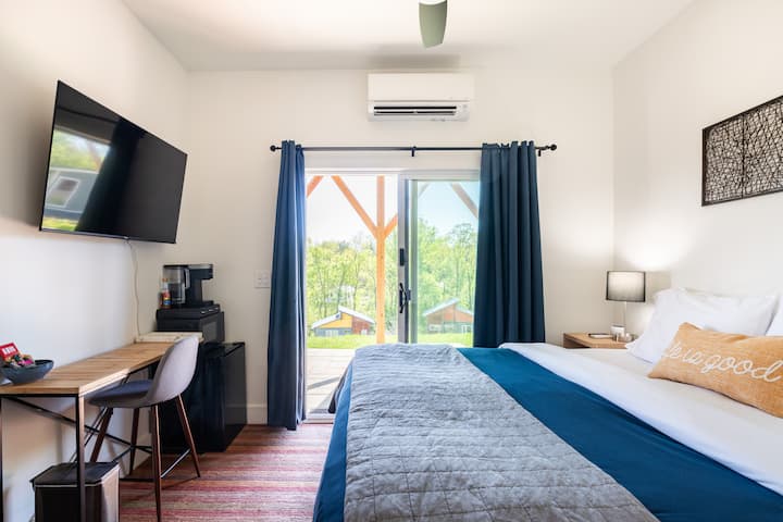Quiet West Avl Suite With City & Mountain Views - Asheville, NC