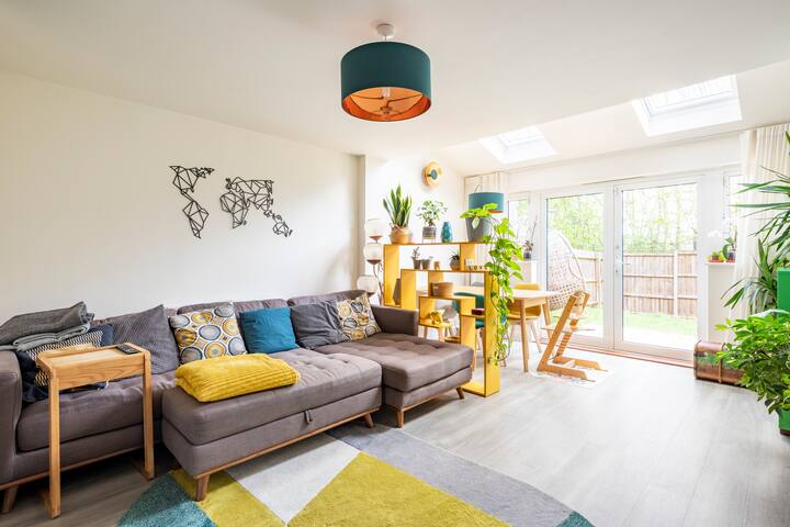 Modern And Warm Bedrooms In Shared Home - Cambridge, UK