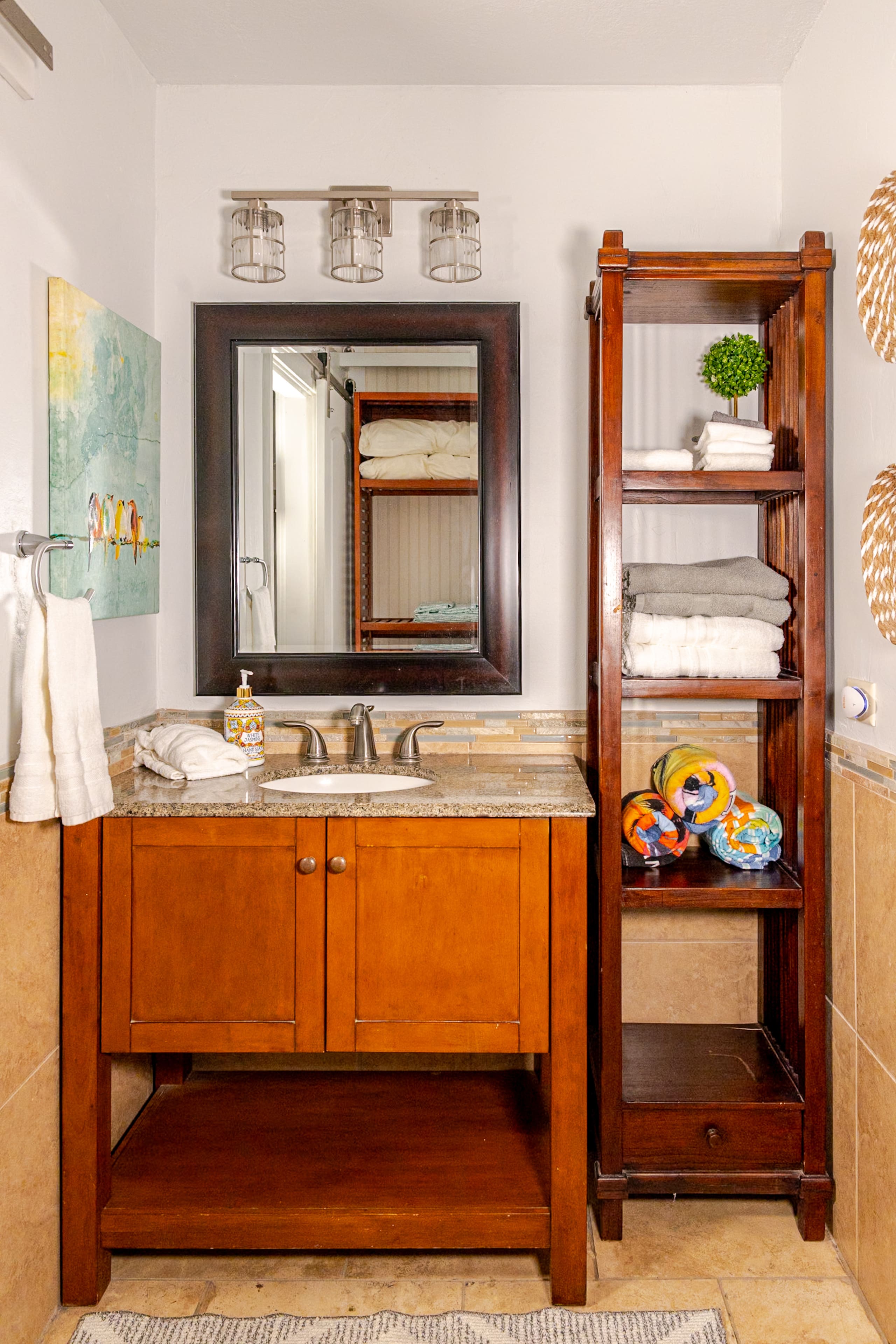 Condo in Kailua-Kona · ★4.87 · Studio · 2 beds · 1 private bath - Image 6