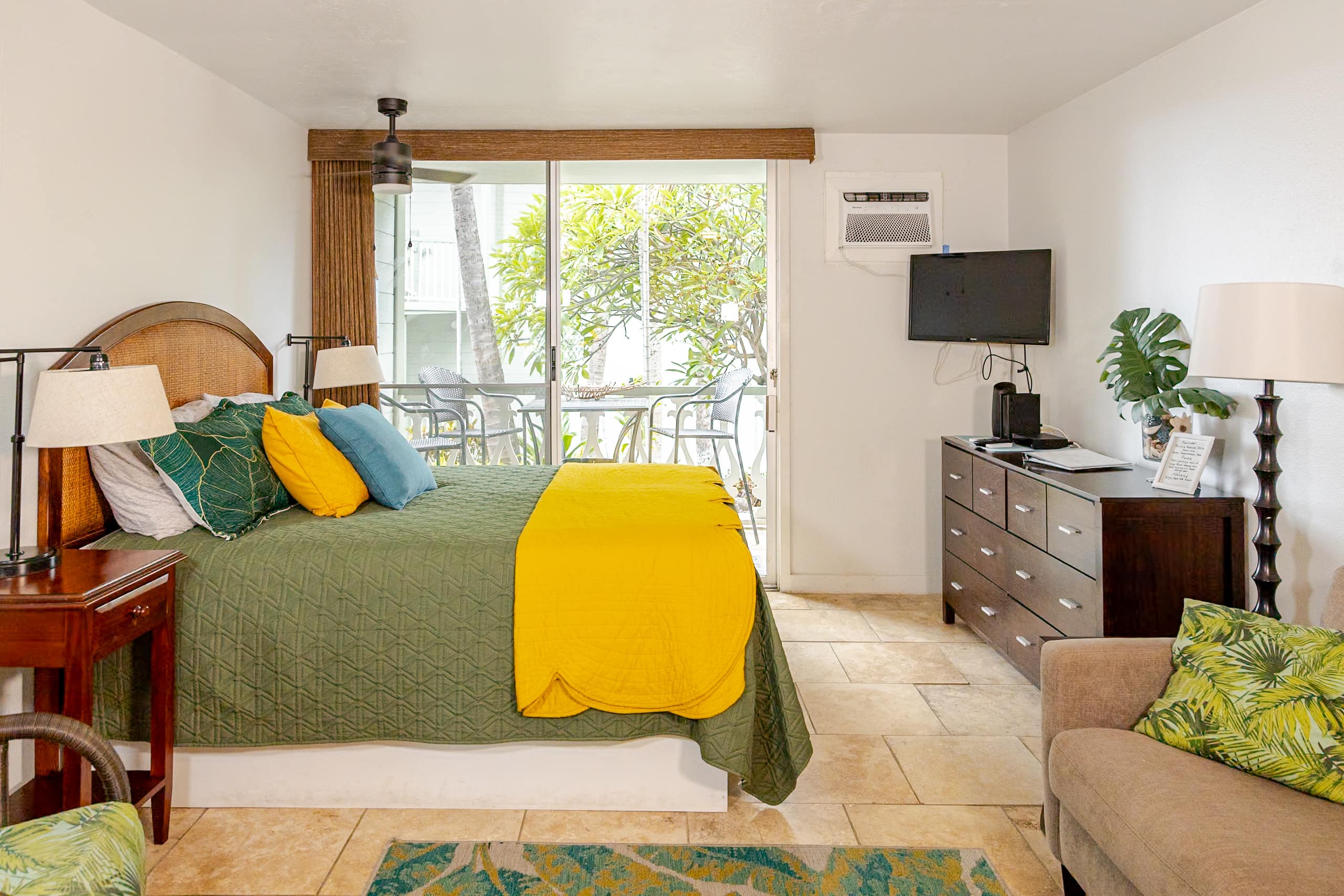 Condo in Kailua-Kona · ★4.87 · Studio · 2 beds · 1 private bath - Image 14