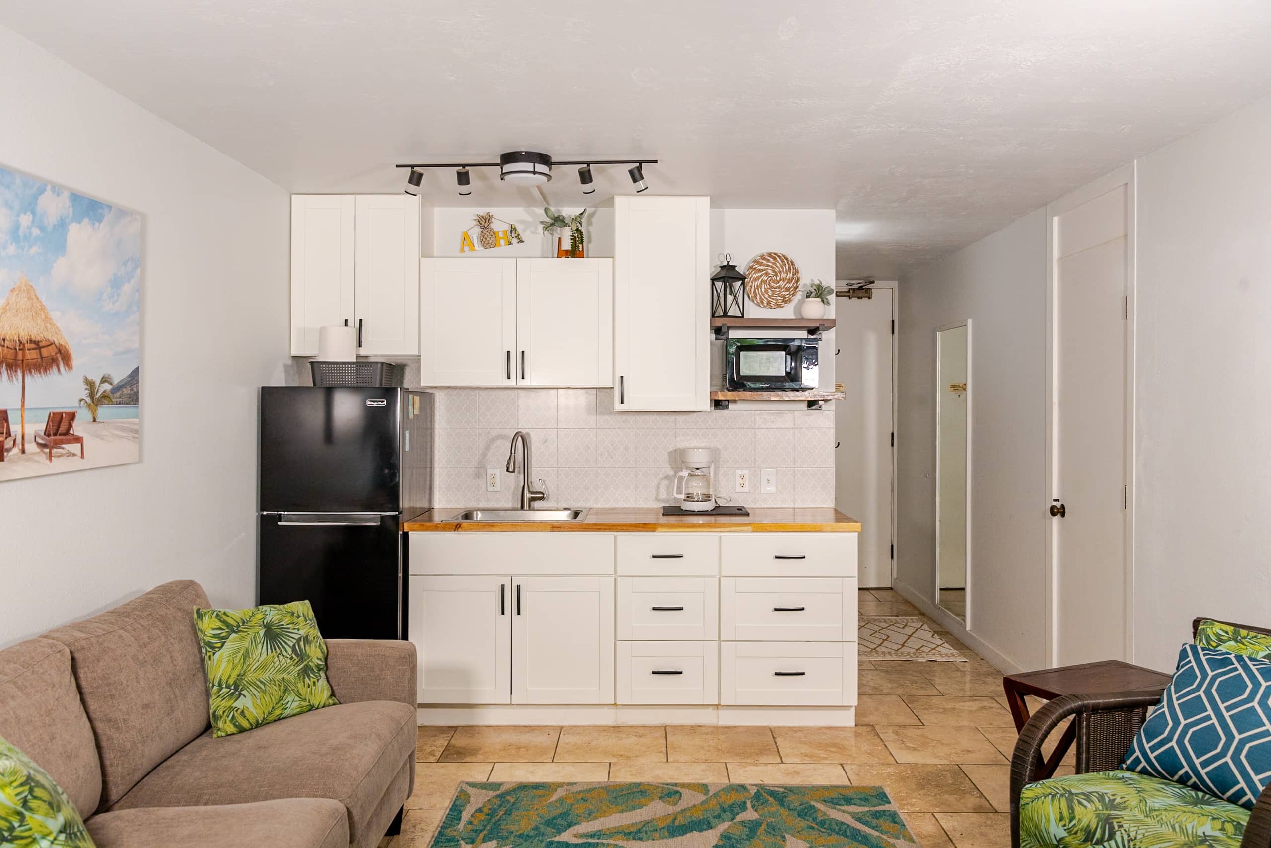 Condo in Kailua-Kona · ★4.87 · Studio · 2 beds · 1 private bath - Image 3
