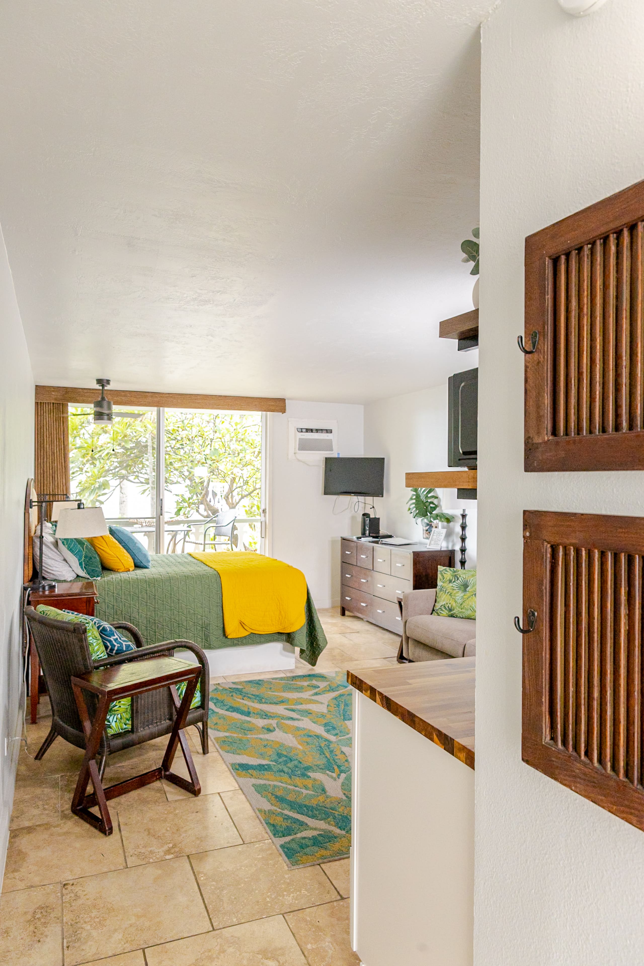 Condo in Kailua-Kona · ★4.87 · Studio · 2 beds · 1 private bath - Image 13