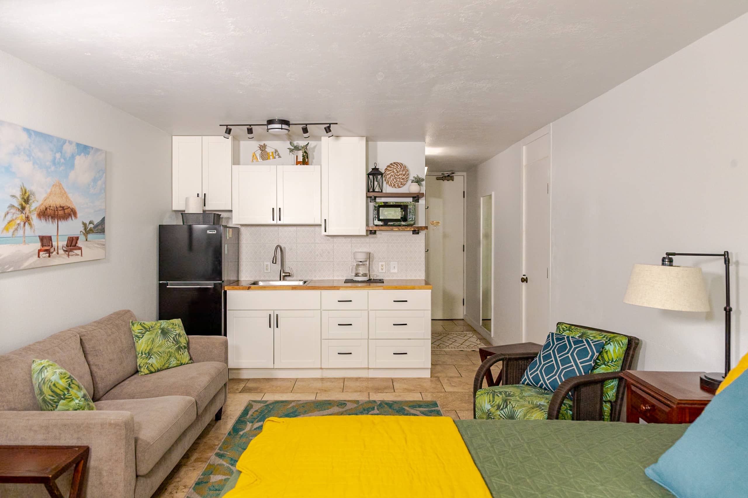 Condo in Kailua-Kona · ★4.87 · Studio · 2 beds · 1 private bath - Image 4